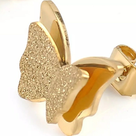 Gold-plated butterfly earrings. - Picture 6 of 8